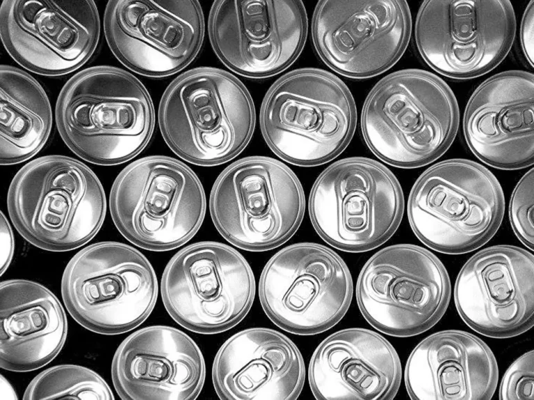 Tops of Aluminium Cans